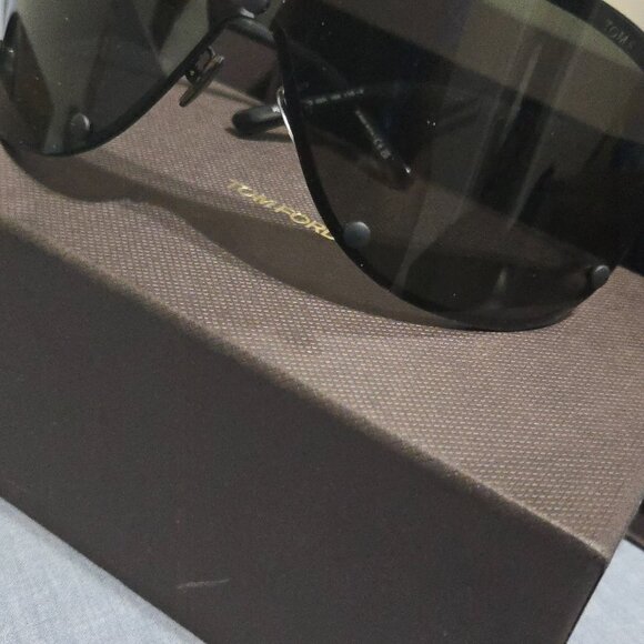 Sunglasses main image 4